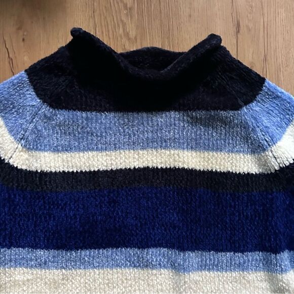 Perfect Vintage Chenille Blue Striped Sweater // soft long sleeve knit - Picture 3 of 6